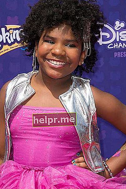 Trinitee Stokes bij de Radio Disney Music Awards in april 2016