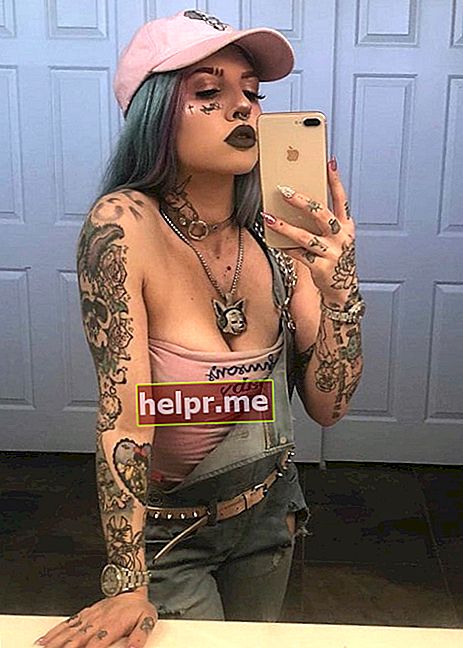 Baby Goth într-un selfie așa cum s-a văzut în august 2019