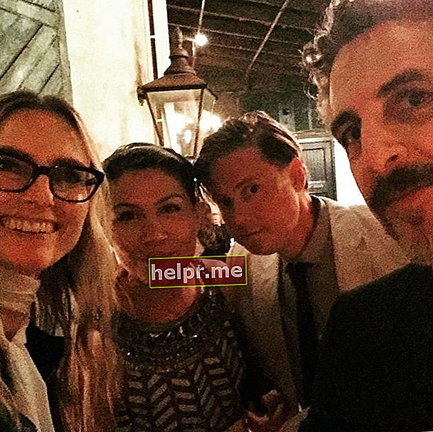Aimee Mann cu prietenii ei, așa cum s-a văzut în octombrie 2015