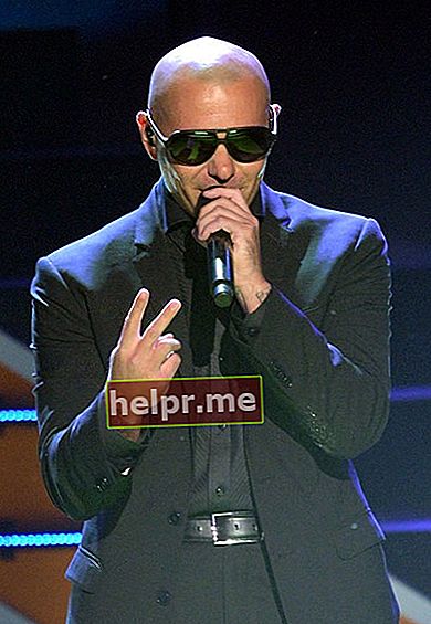 Pitbull cântă la Nickelodeon 26th Annual Kids Choice Award