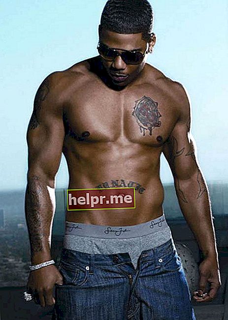 Nelly fără cămașă într-o sesiune foto de modelare