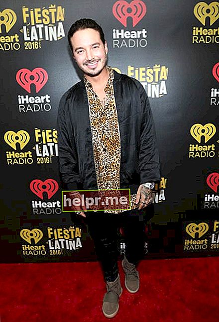 J Balvin en la iHeartRadio Fiesta Latina en noviembre de 2016