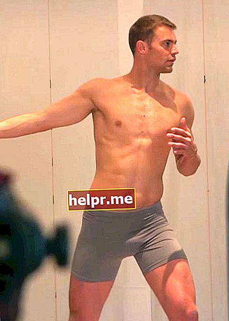 Manuel Neuer trup fără cămașă