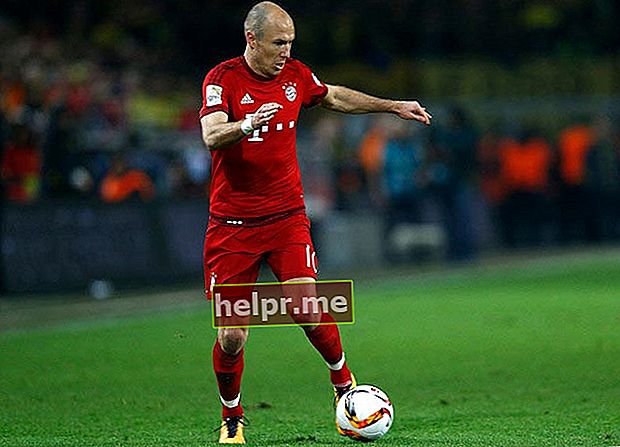 Arjen Robben în acțiune împotriva Borussia Dortmund la Signal Iduna Park pe 5 martie 2016 în Dortmund, Germania