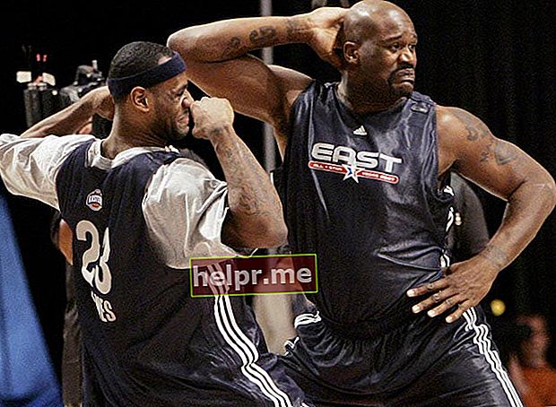 Šakils O'Nīls un Lebrons Džeimss dejoja kopā NBA Visu zvaigžņu basketbola treniņā 2007. gada februārī