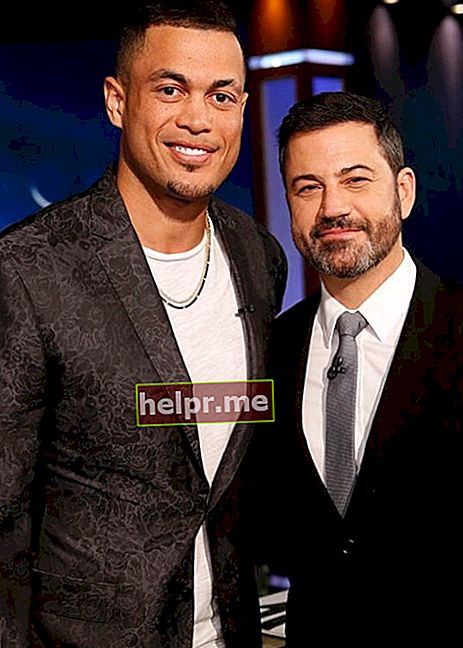 Giancarlo Stanton, așa cum se vede într-o fotografie, face cu Jimmy Kimmel pe platoul de filmare al lui Jimmy Kimmel Live! în octombrie 2017
