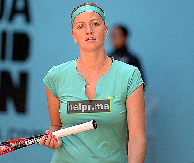Petra Kvitová în timpul unui turneu din mai 2015