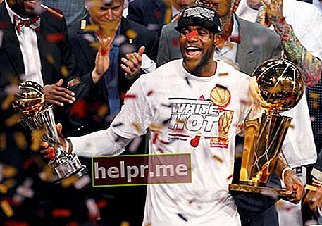 Lebron celebra su segundo título de campeonato con el Miami Heat.