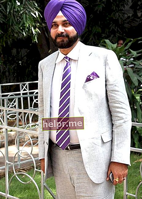Navjot Singh Sidhu como visto em uma foto tirada nos sets de Sony Max em 7 de maio de 2012