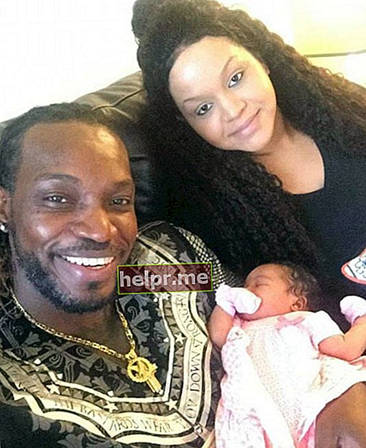Chris Gayle y Natasha Berridge con su hija recién nacida Blush en una publicación de Instagram en 2016