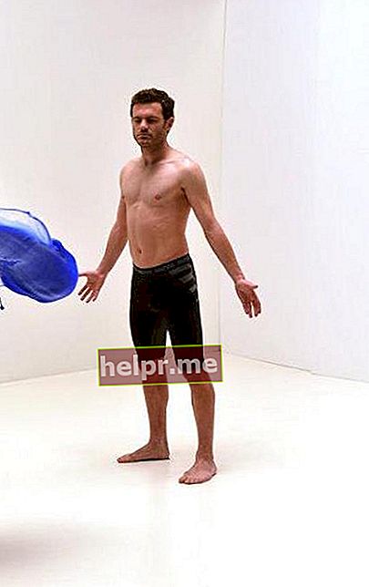Juan Mata corp fără cămașă