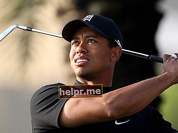 Tiger Woods com a jugador de golf