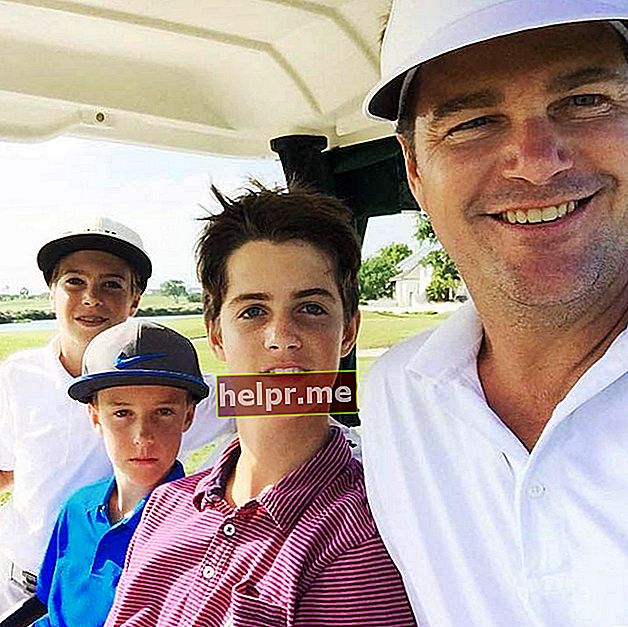Chris O'Donnell com seus filhos em abril de 2016