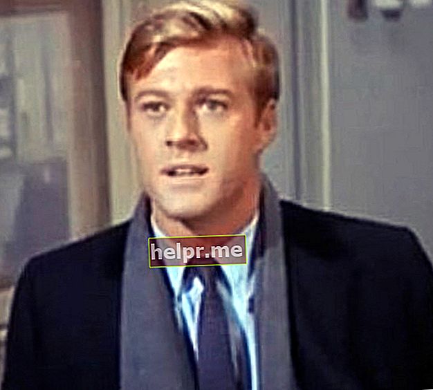 Robert Redford kao što se vidi na kadru iz filma Bosonogi u parku (1967)