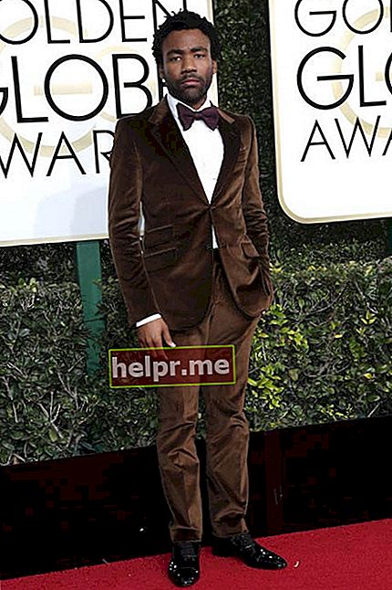 Donald Glover na dodjeli nagrada Zlatni globus 2017. godine
