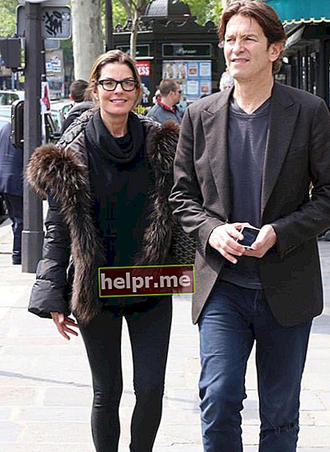 Sela Ward con su esposo Howard Sherman en París el 17 de mayo de 2013