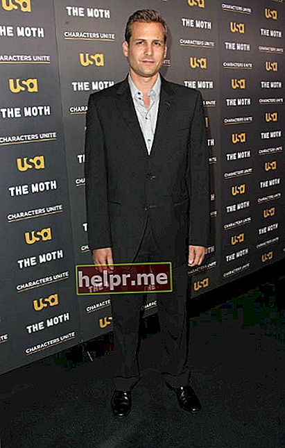 Gabriel Macht na turneji pripovijedanja USA Network-a i The Moth-a u veljači 2012
