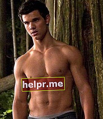 corpul lui Taylor Lautner și abs-ul său de 6 pachete pentru rolul său de Jacob Black în seria Twilight.