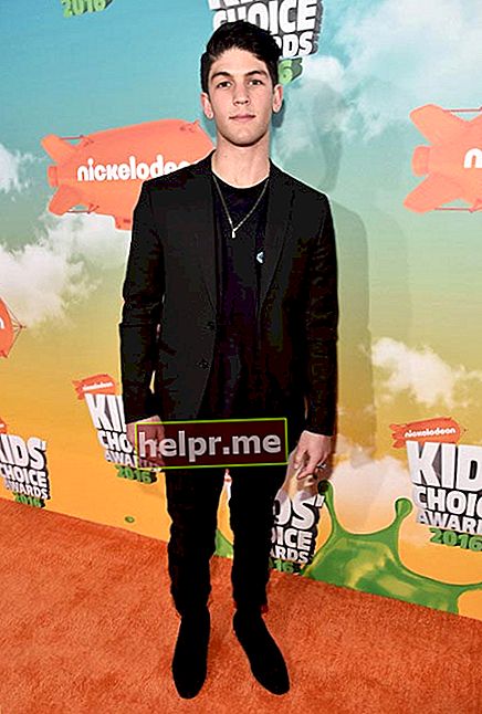 Rahart Adams na dodjeli nagrada Kids Kids Choice Nickelodeon 2016. 12. ožujka 2016. u Inglewoodu, CA