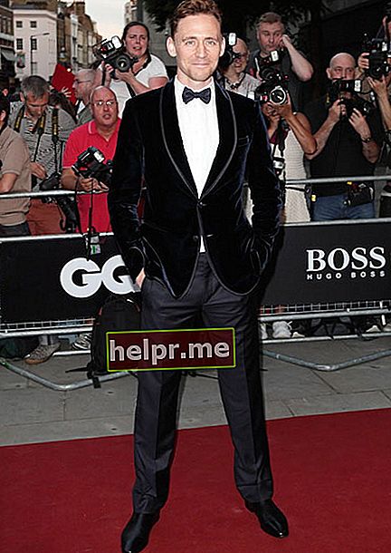Tom Hiddleston în timpul Globurilor de Aur 2014