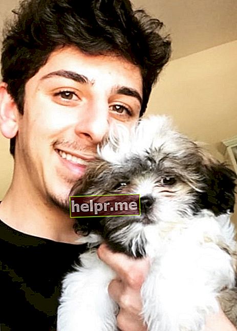 FaZe Rug en una selfie amb el seu gos l'octubre de 2017