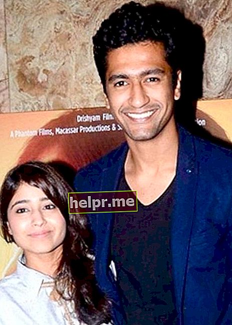 Vicky Kaushal poseerde met zijn Masaan-co-ster Shweta Tripathi in 2015