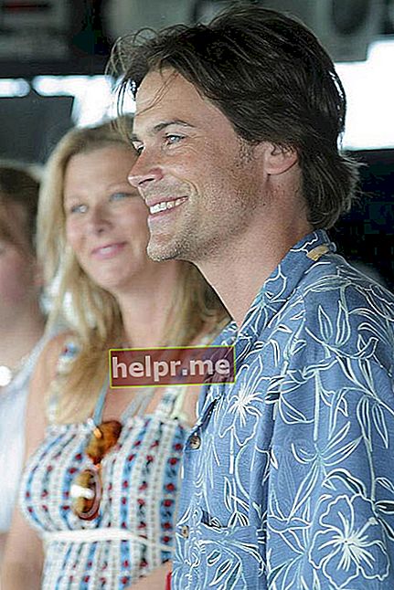 Rob Lowe con su esposa Sheryl Berkoff como se vio en 2003