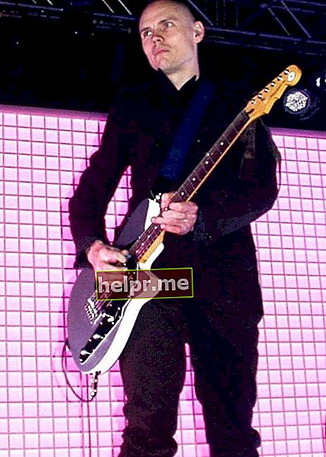 Billy Corgan durante una actuación en junio de 2005