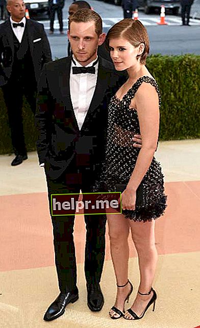 Jamie Bell y Kate Mara en el evento benéfico del Costume Institute el 2 de mayo de 2016