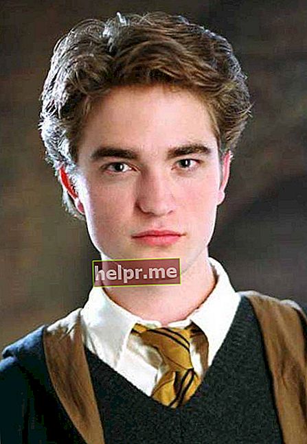 Robert Pattinson trong vai Cedric Diggory trong Harry Potter 4