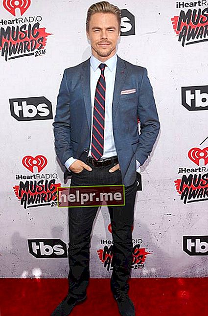Derek Hough en los iHeartRadio Music Awards en abril de 2016