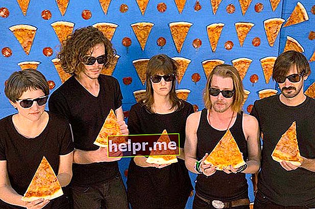 Macaulay Culkin (segundo desde la derecha) en The Pizza Underground