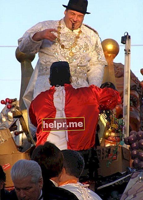 James Gandolfini la New Orleans Mardi Gras plutește pentru a domni ca Bacchus XXXIX în februarie 2007
