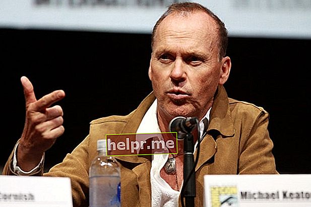 Michael Keaton hablando en la Comic-Con International de San Diego 2013