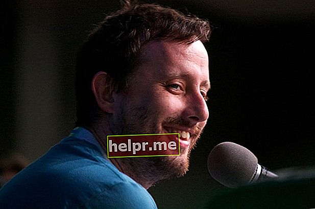 Geoff Ramsey en la foto mientras sonreía durante un evento en julio de 2013