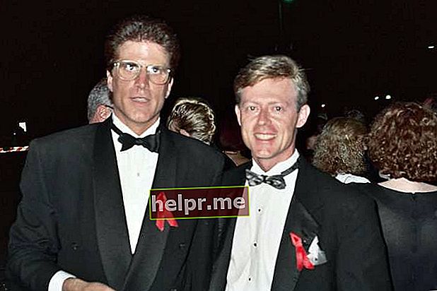 Ted Danson fotografeerde met Alan Light bij de 43ste Emmy Awards in augustus 1991