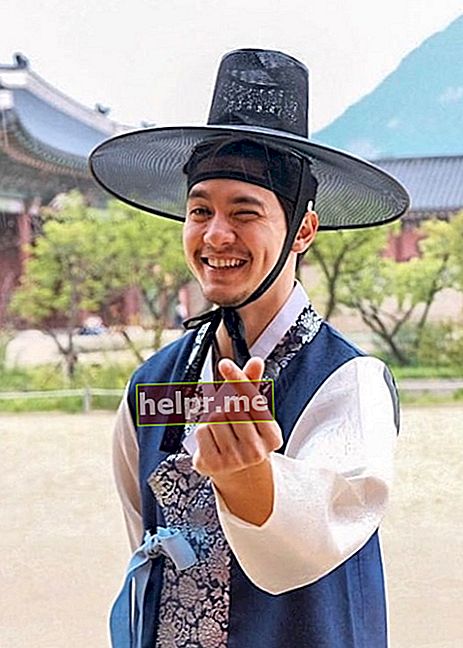 Alden Richards como se ve mientras posa para la cámara en Seúl, Corea del Sur durante su viaje a Corea en agosto de 2019.