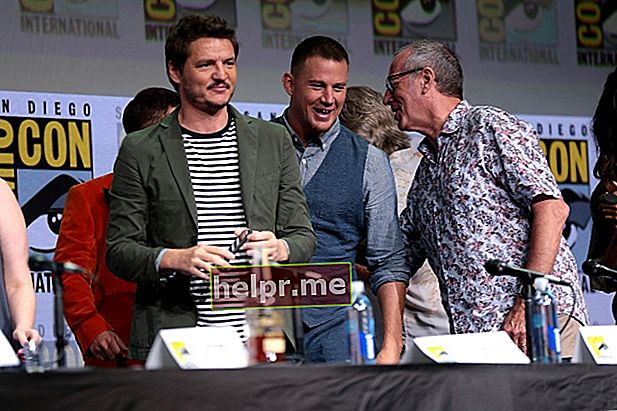 Pedro Pascal cu Channing Tatum (centru) și Dave Gibbons (dreapta) la San Diego Comic-Con International 2017