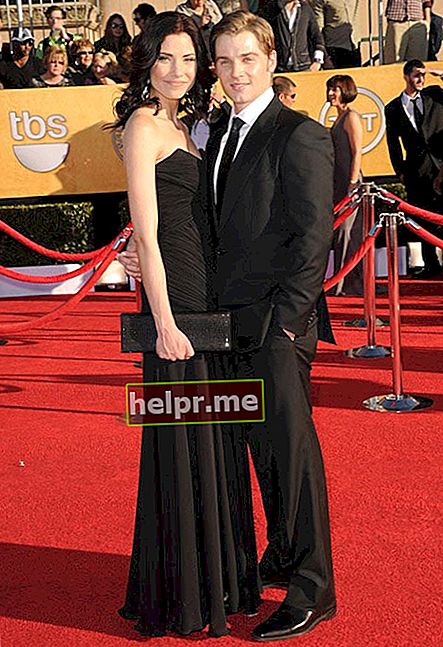 מייק פוגל ואשתו קורטני פוגל בטקס פרסי גילדת שחקני המסך 2012