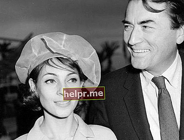 Gregory Peck și soția Veronique, văzute împreună în anii 1950