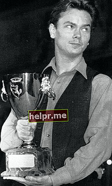 सितंबर 1991 में वेनिस के 48वें अंतर्राष्ट्रीय फिल्म महोत्सव में 'बेली ए दनाती' (माई ओन प्राइवेट इडाहो) के लिए वोल्पी कप को धारण करते हुए देखा गया कि रिवर फीनिक्स ने 'सर्वश्रेष्ठ पुरुष प्रदर्शन' के लिए जीता था।