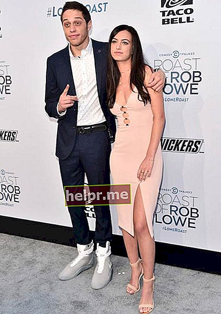 Pete Davidson với bạn gái Cazzie David tại quán nướng của Rob Lowe vào tháng 8 năm 2016