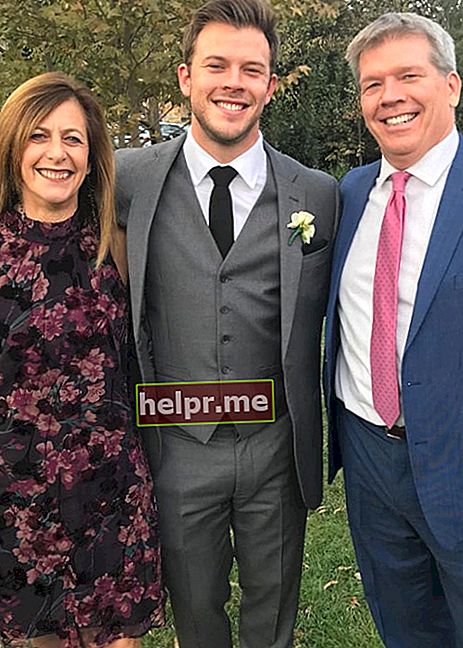 Jimmy Tatro cu părinții săi, așa cum s-a văzut în noiembrie 2019