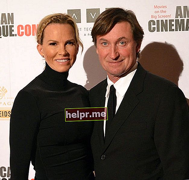 Wayne Gretzky y Janet Jones como se vio en diciembre de 2013