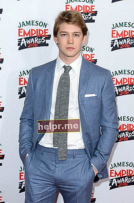 Joe Alwyn en los premios Jameson Empire Awards en marzo de 2016