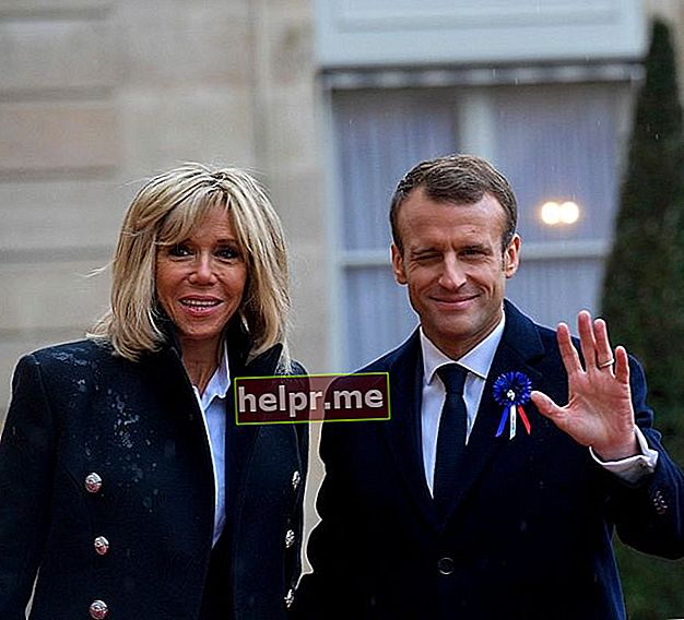 Emmanuel Macron cu soția sa Brigitte Macron, așa cum s-a văzut în noiembrie 2018
