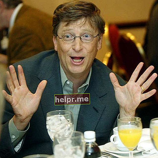 Bill Gates tại một bữa trưa truyền thông vào tháng 2 năm 2002