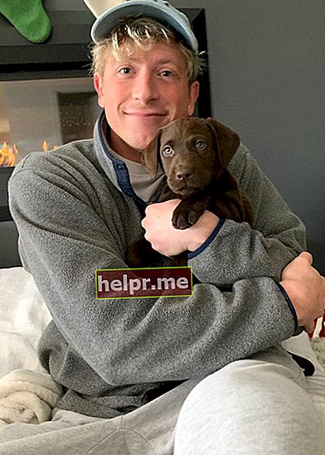 Met King sa svojim psom viđen u decembru 2019