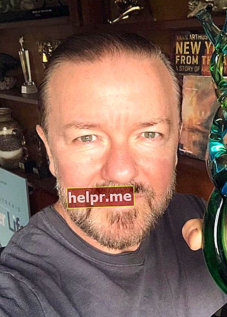 Ricky Gervais in een Instagram-selfie van augustus 2019
