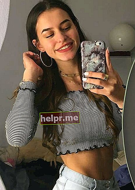Lea Elui Ginet într-un selfie pe Instagram în decembrie 2017